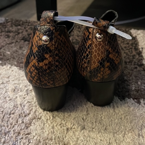 Marc Fisher snake skin boots size 5 - Picture 4 of 5